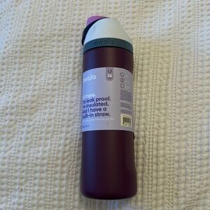 New 24 oz Owala water bottle
